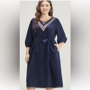 BC 57 NWT V-neck Dress with tassels and belt Size 22/24 🌹🌸🌺